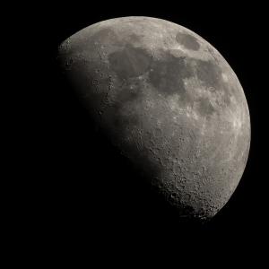 moon_28.05.2023_22.25_f50-m100.jpg