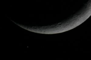 Moon and mars F2000mm.JPG